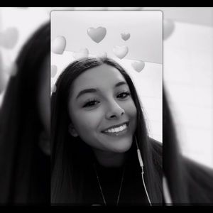 Meet your Posher, Alexis